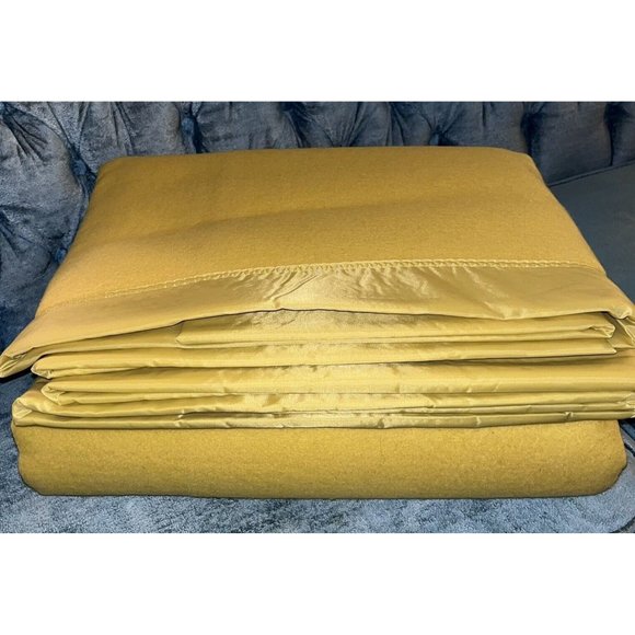 VTG Gold Yellow Mustard Full Size Blanket Chatam Preowned Unused Acrylic Edged